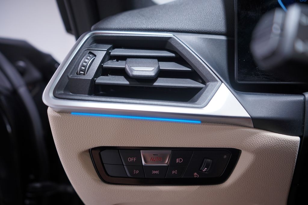 Thumbnail: 2023 BMW i4 - 19