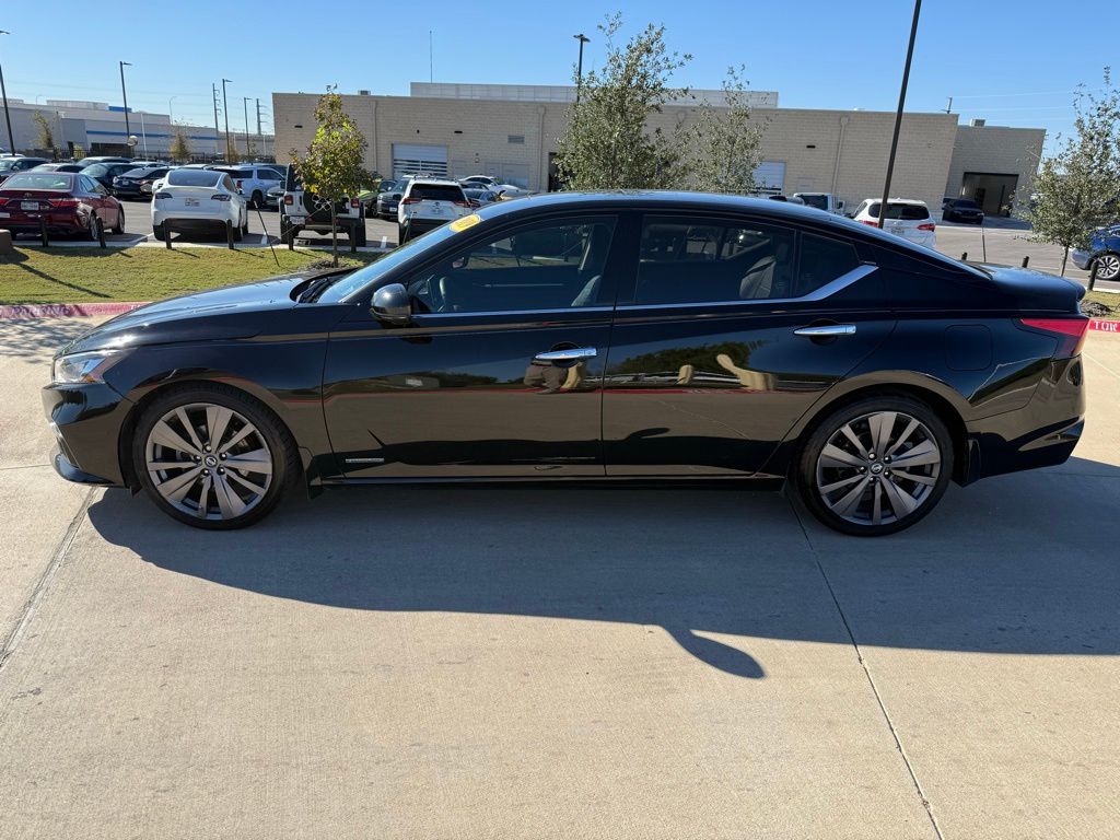 Thumbnail: 2019 Nissan Altima - 8