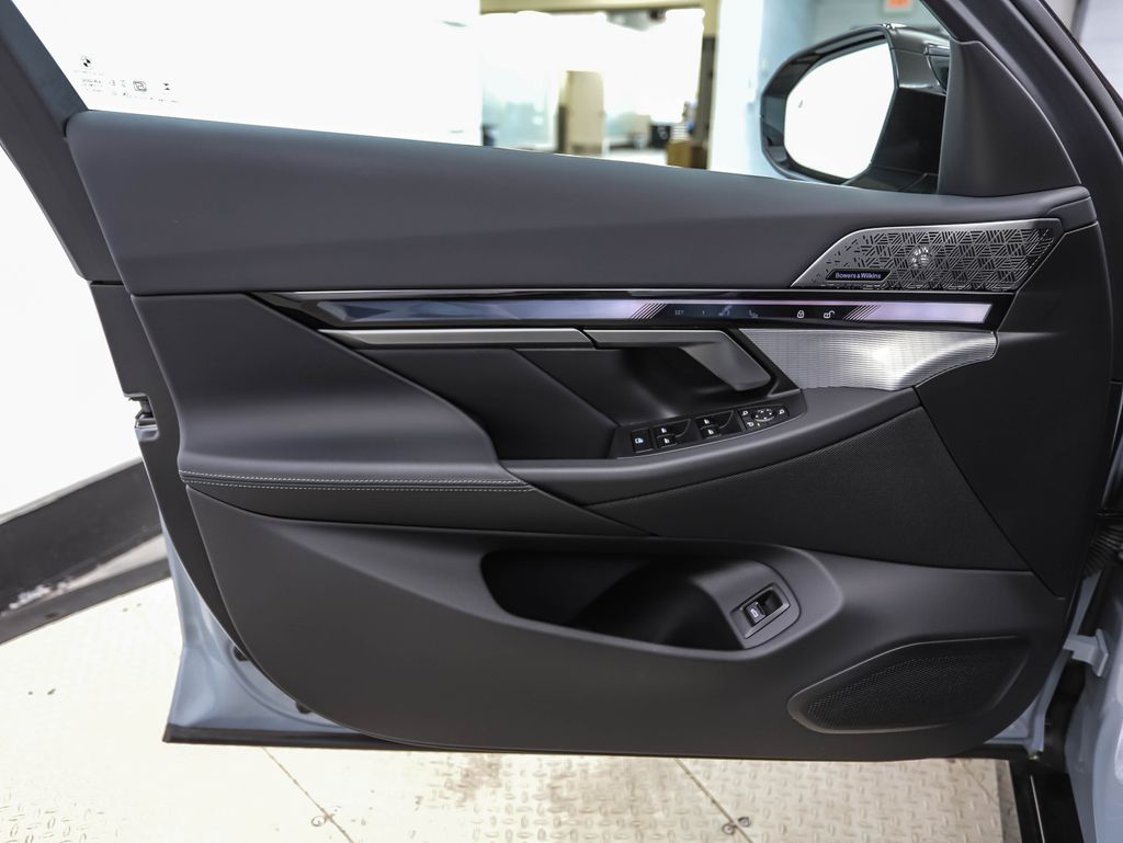 Thumbnail: 2024 BMW i5 - 9