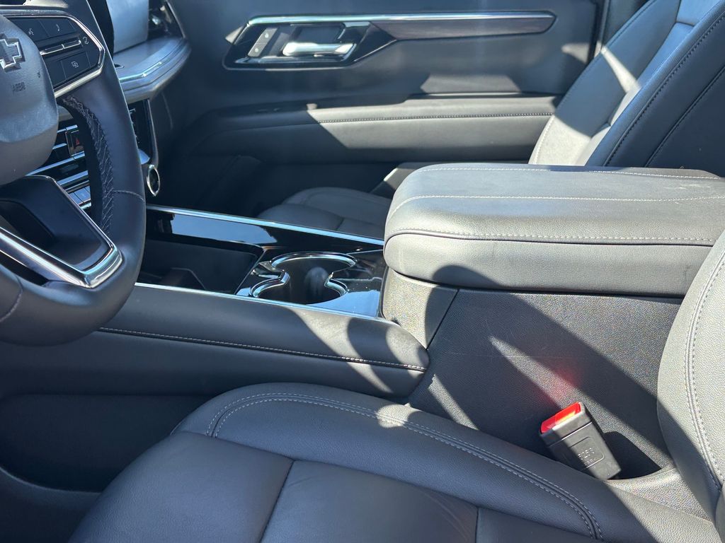 Used Car 2025 Chevrolet Suburban  Z71 For Sale Under $80,000 In Austin, Texas