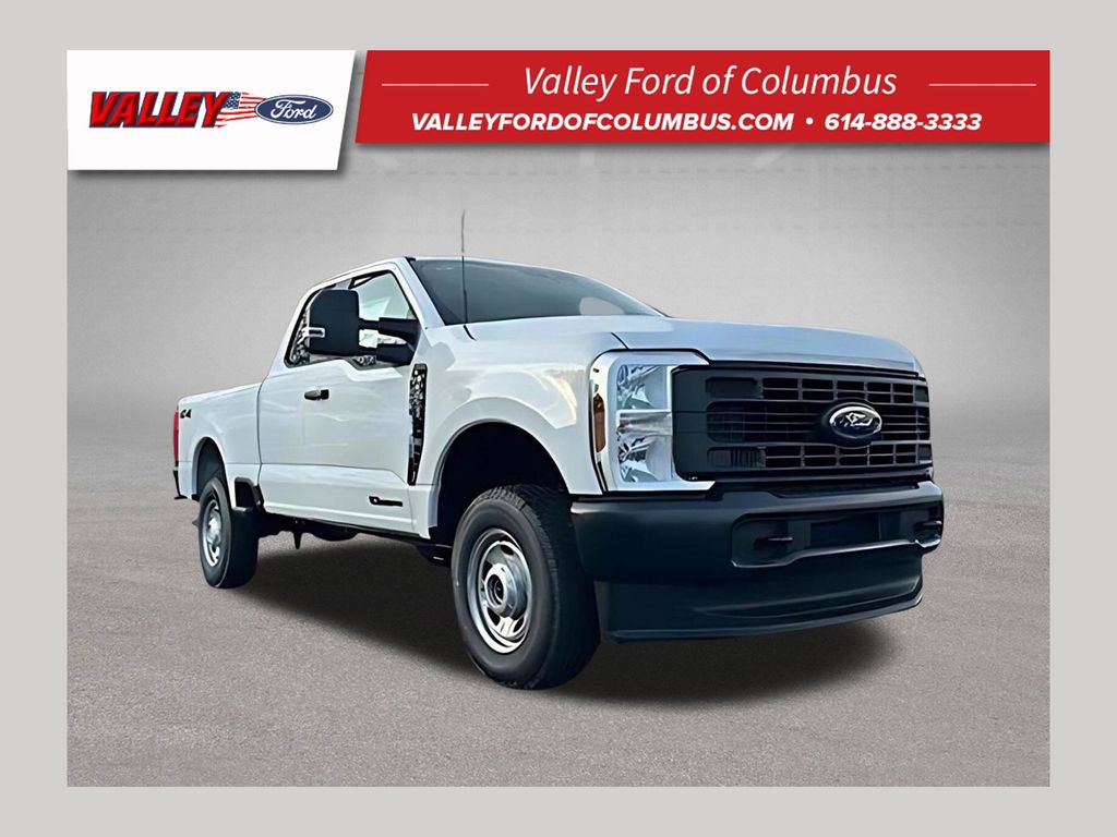 Oxford White 2026 Ford F-250 Super Duty Pickup Truck Four-Wheel Drive Automatic