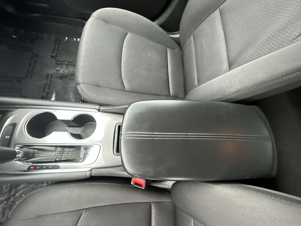 Thumbnail: 2018 Chevrolet Malibu - 21