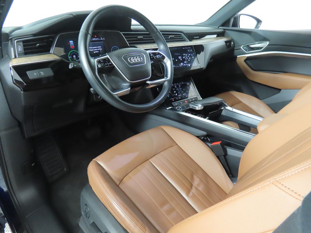 Thumbnail: 2022 Audi e-tron - 28