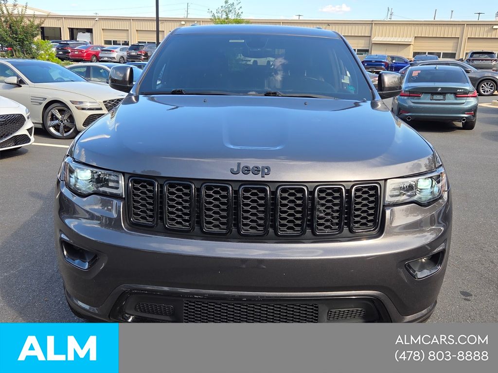 Used 2017 Gray Jeep Altitude image 11