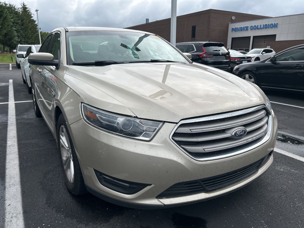 2017 Ford Taurus SEL 4