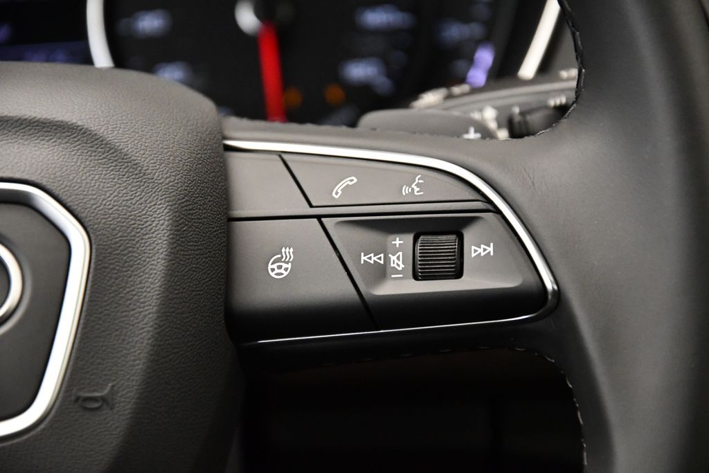 Thumbnail: 2025 Audi Q5 - 25