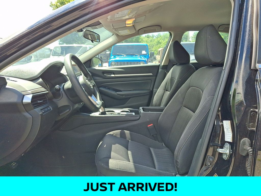 Used 2023 Nissan Altima Sedan