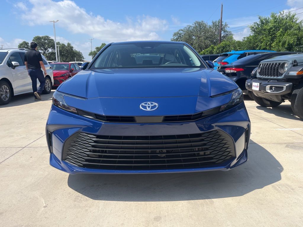 2026 Toyota Camry LE Hybrid's photo
