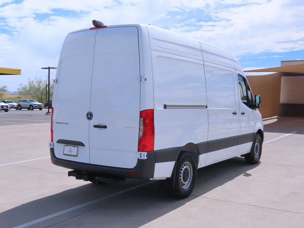 Thumbnail: 2025 Mercedes-Benz Sprinter - 5