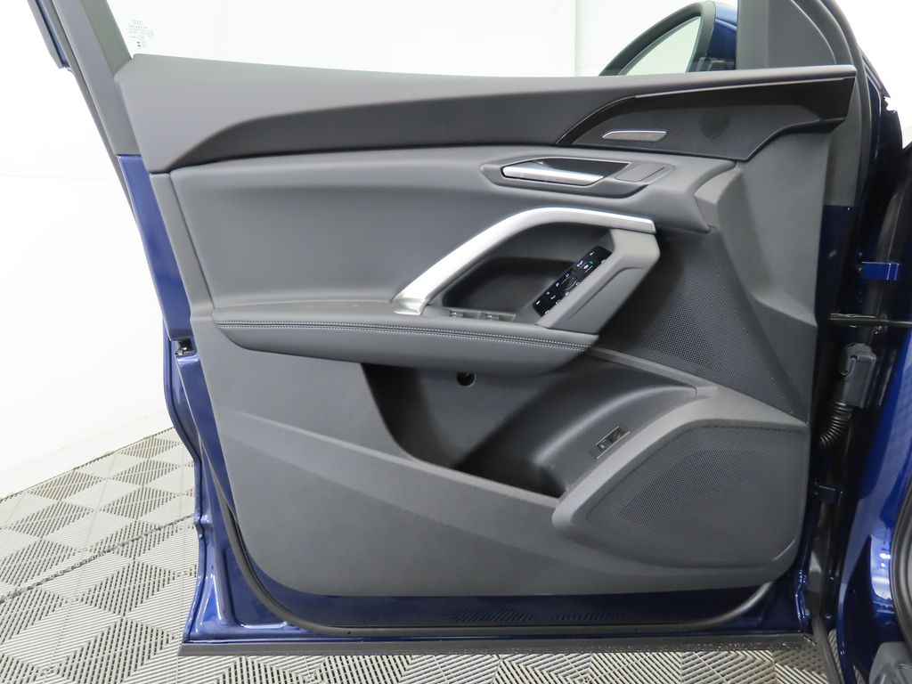 Thumbnail: 2025 Audi Q5 - 26