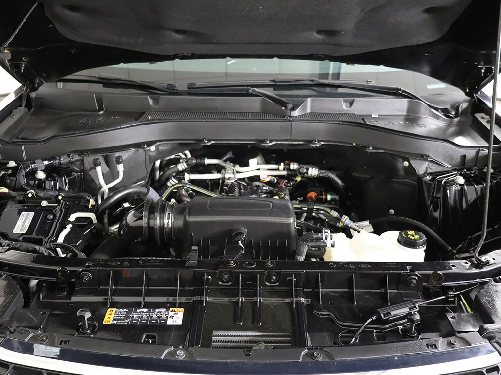 Used 2024 Blue Ford XLT image 18