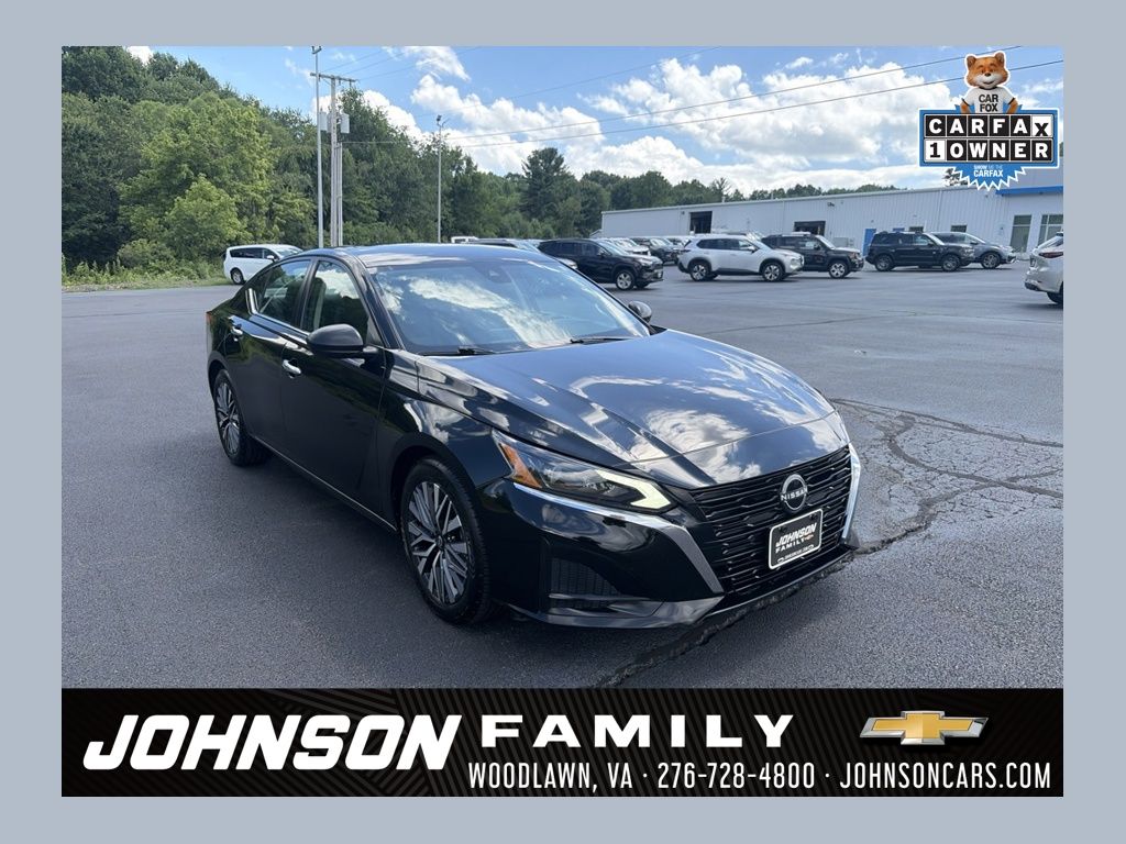 Super Black Clearcoat 2024 Nissan Altima Sedan Front-Wheel Drive Continuously Variable Transmission