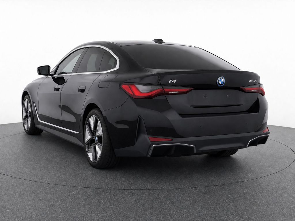 Thumbnail: 2023 BMW i4 - 32