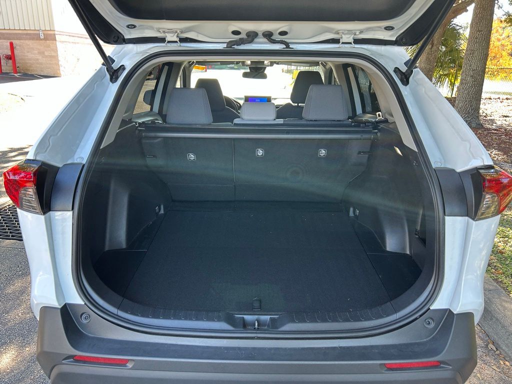 Thumbnail: 2024 Toyota RAV4 - 10