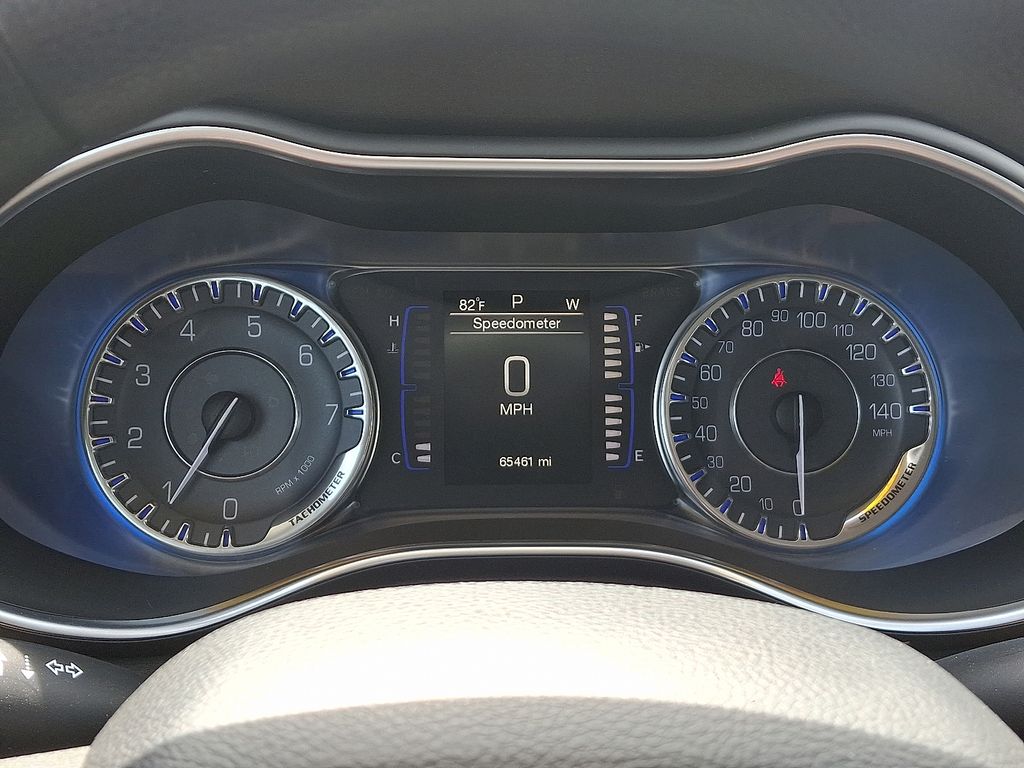 2015 Chrysler 200 Limited 19