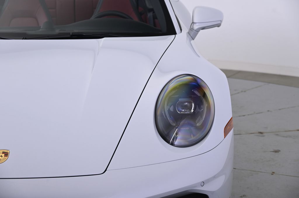 Thumbnail: 2025 Porsche 911 - 15