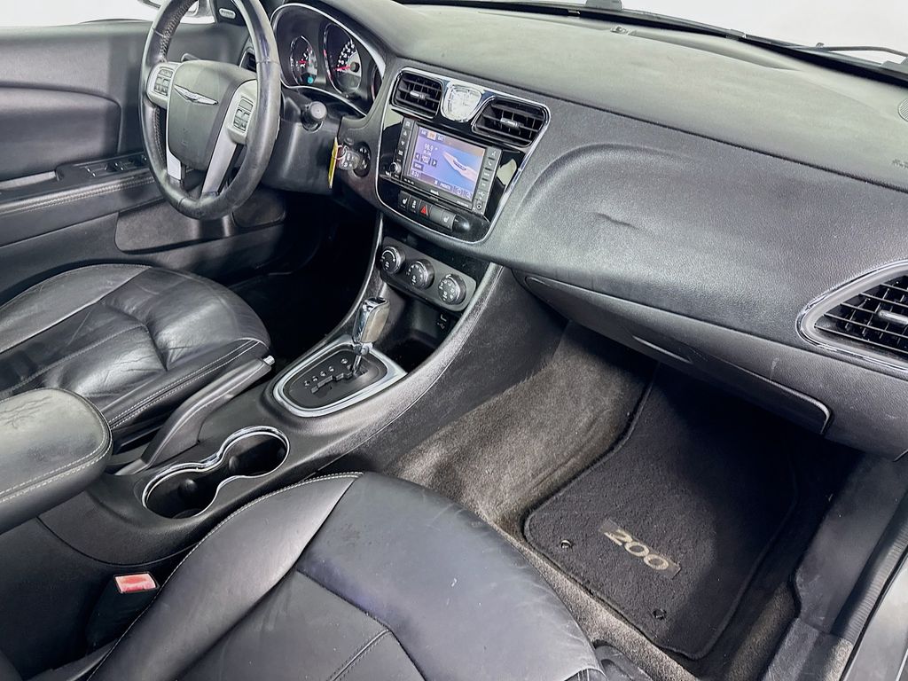 Used Car 2013 Chrysler 200  Limited For Sale Under $10,000 In Austin, Texas