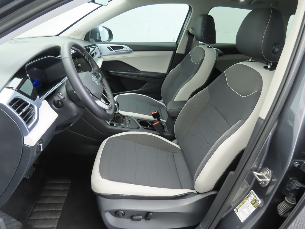 Thumbnail: 2025 Volkswagen Taos - 19