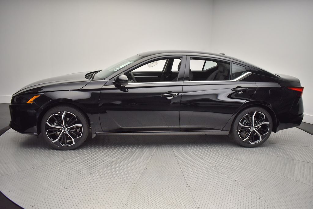 Thumbnail: 2025 Nissan Altima - 8