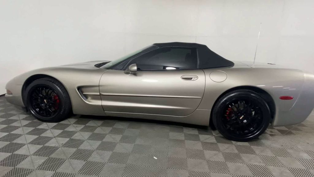 1999 Chevrolet Corvette Base 5