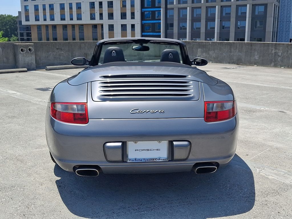 Thumbnail: 2005 Porsche 911 - 9