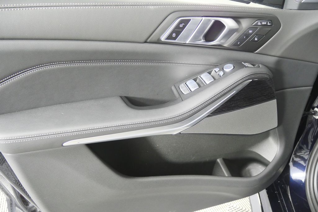 Thumbnail: 2024 BMW X7 - 9