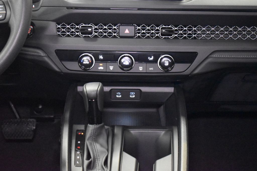 2025 Honda Accord LX 12