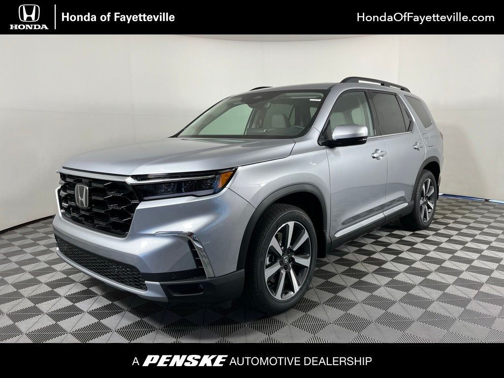 2025 Honda Pilot Touring -
                Fayetteville, AR