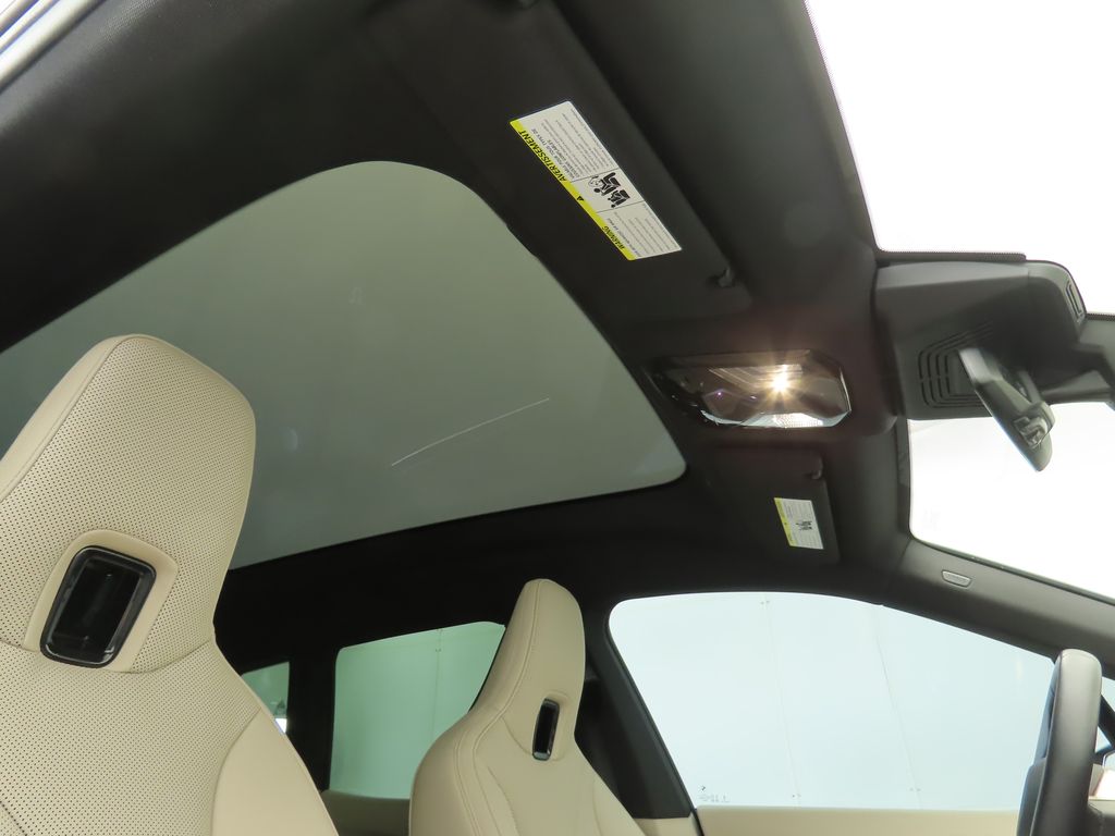 2024 BMW iX xDrive50 18