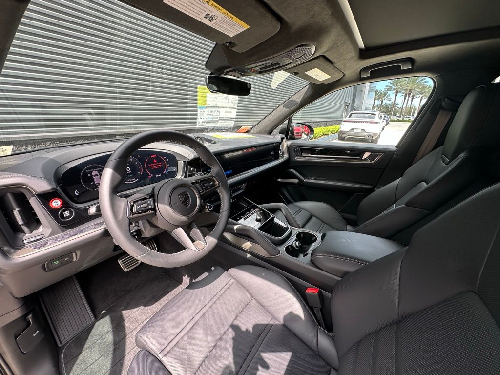 Thumbnail: 2025 Porsche Cayenne - 4