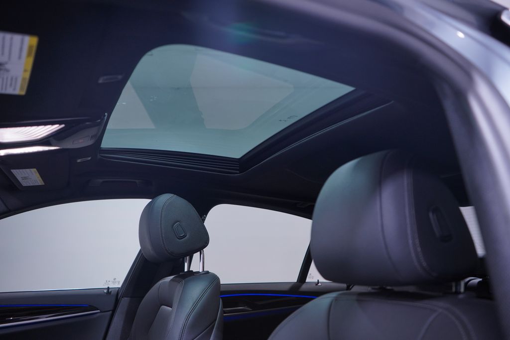 Thumbnail: 2019 BMW 5 Series - 8