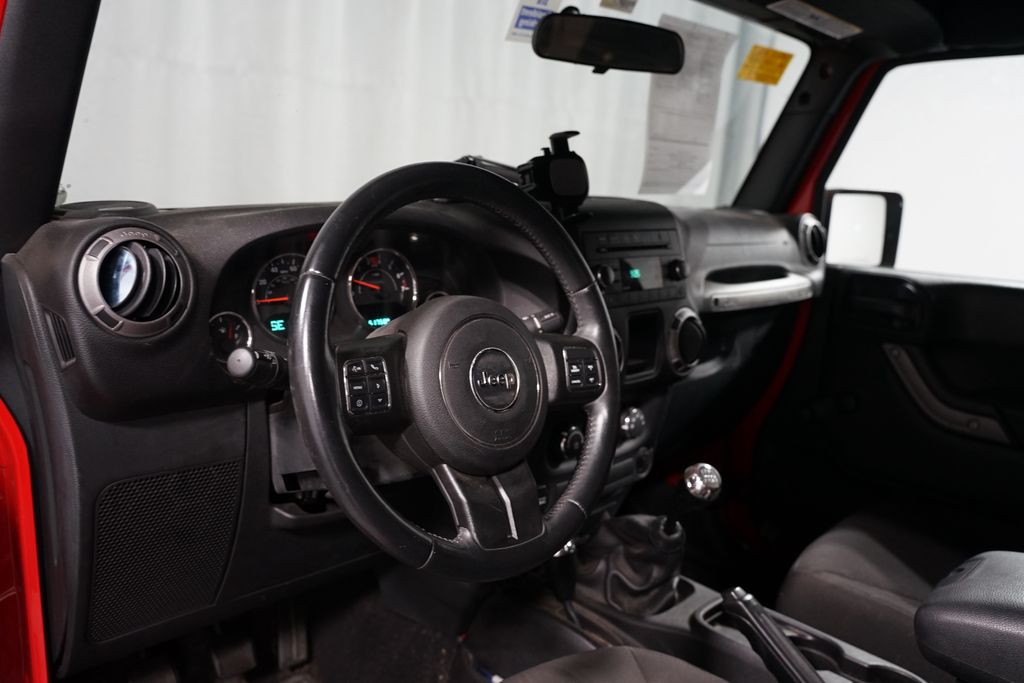 Thumbnail: 2015 Jeep Wrangler - 7