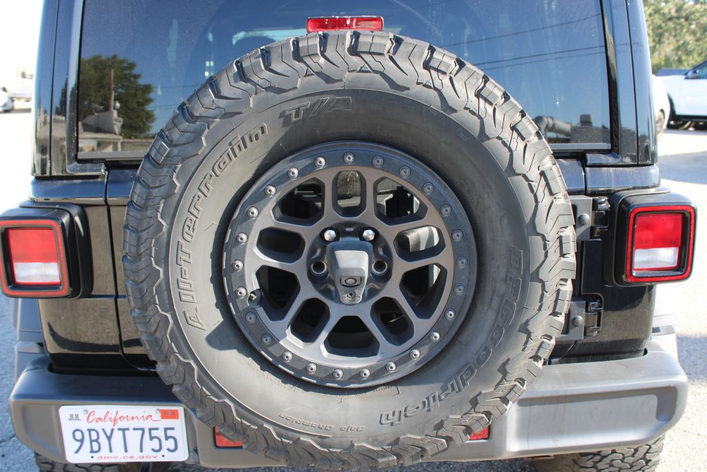 Used 2022 Black Jeep Unlimited High Tide image 9