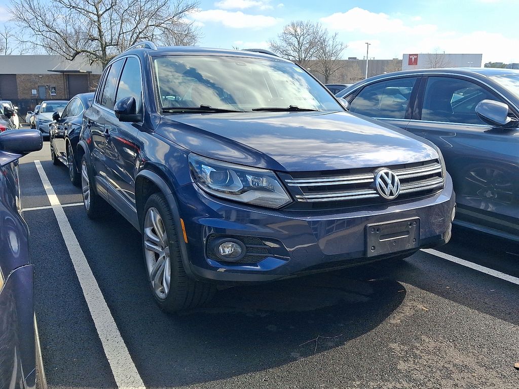 Thumbnail: 2012 Volkswagen Tiguan - 3