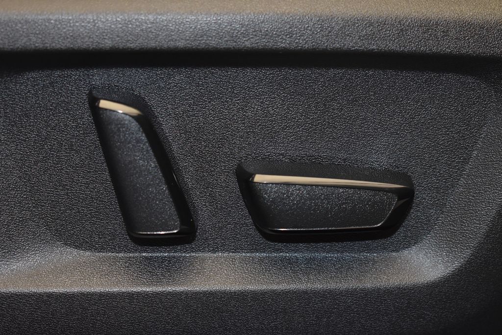 2025 Nissan Rogue SL 26