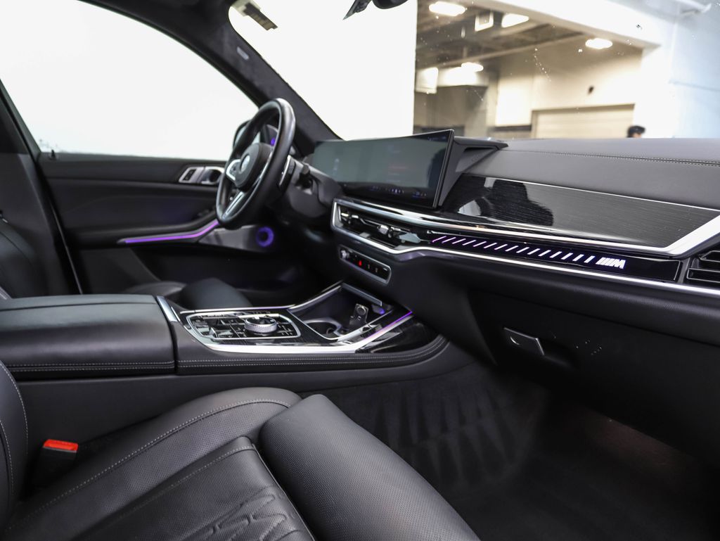 Thumbnail: 2024 BMW X7 - 30