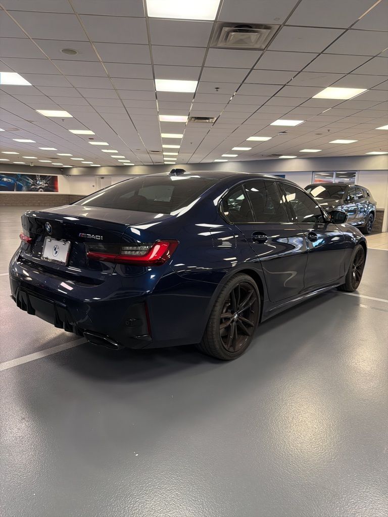 Thumbnail: 2023 BMW 3 Series - 2