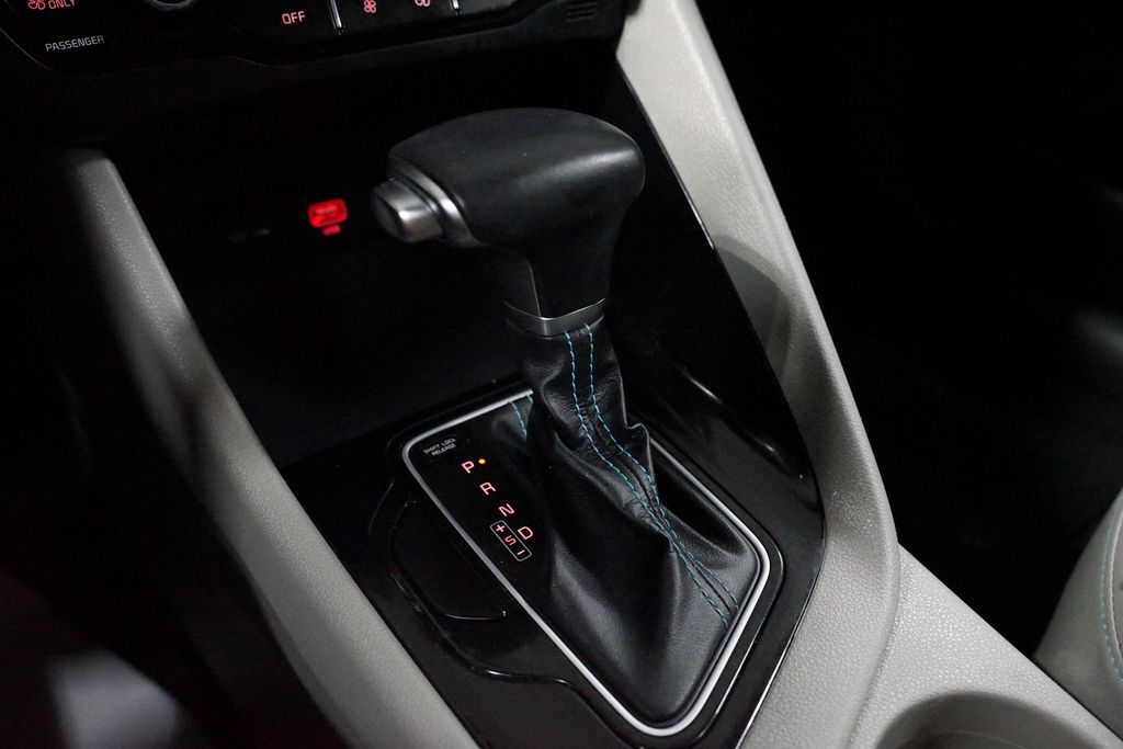 Thumbnail: 2020 Kia Niro - 22