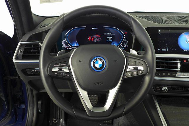 2022 BMW 3 Series 330e iPerformance 27