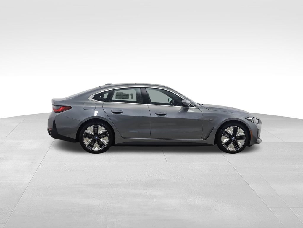 Thumbnail: 2025 BMW i4 - 7