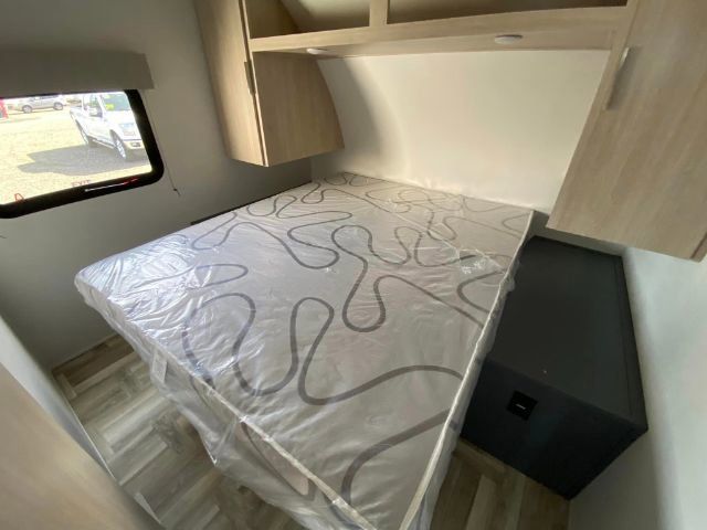 2024 White / Black Prime Time Tracer 270BHSLE Travel Trailer