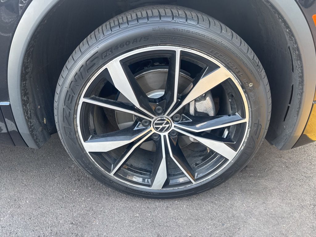 2023 Volkswagen Tiguan SE R-Line 11