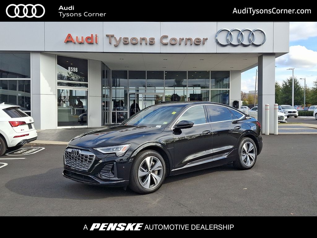 2024 Audi Q8 e-tron Premium Plus -
                Vienna, VA