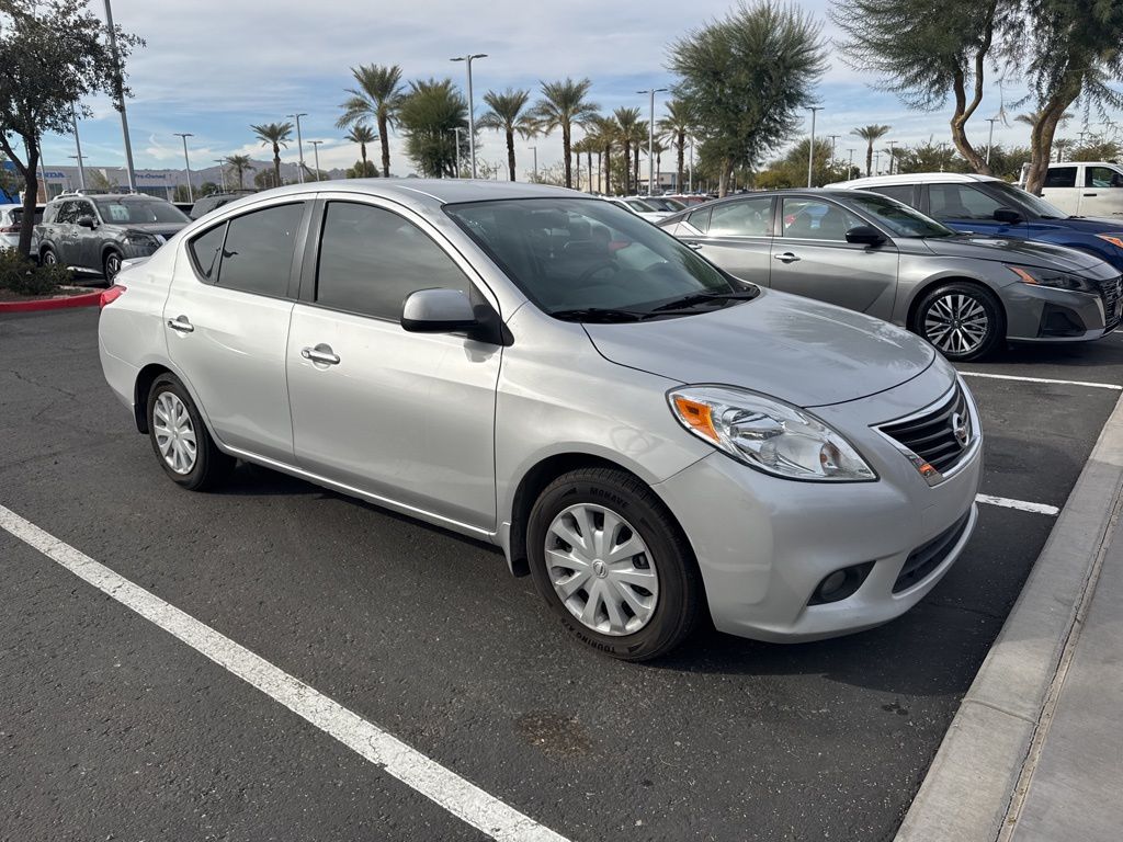 2013 Nissan Versa 1.6 SV 3