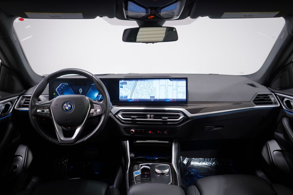 Thumbnail: 2023 BMW i4 - 10