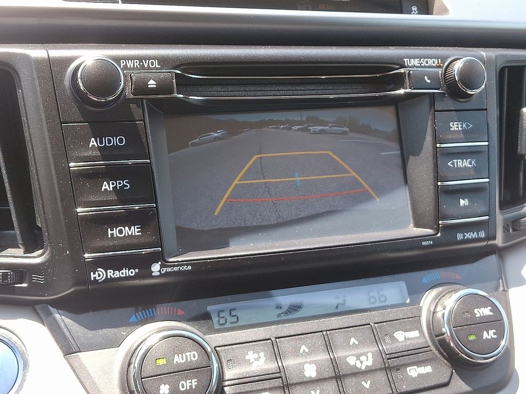 2016 Toyota RAV4 XLE 19