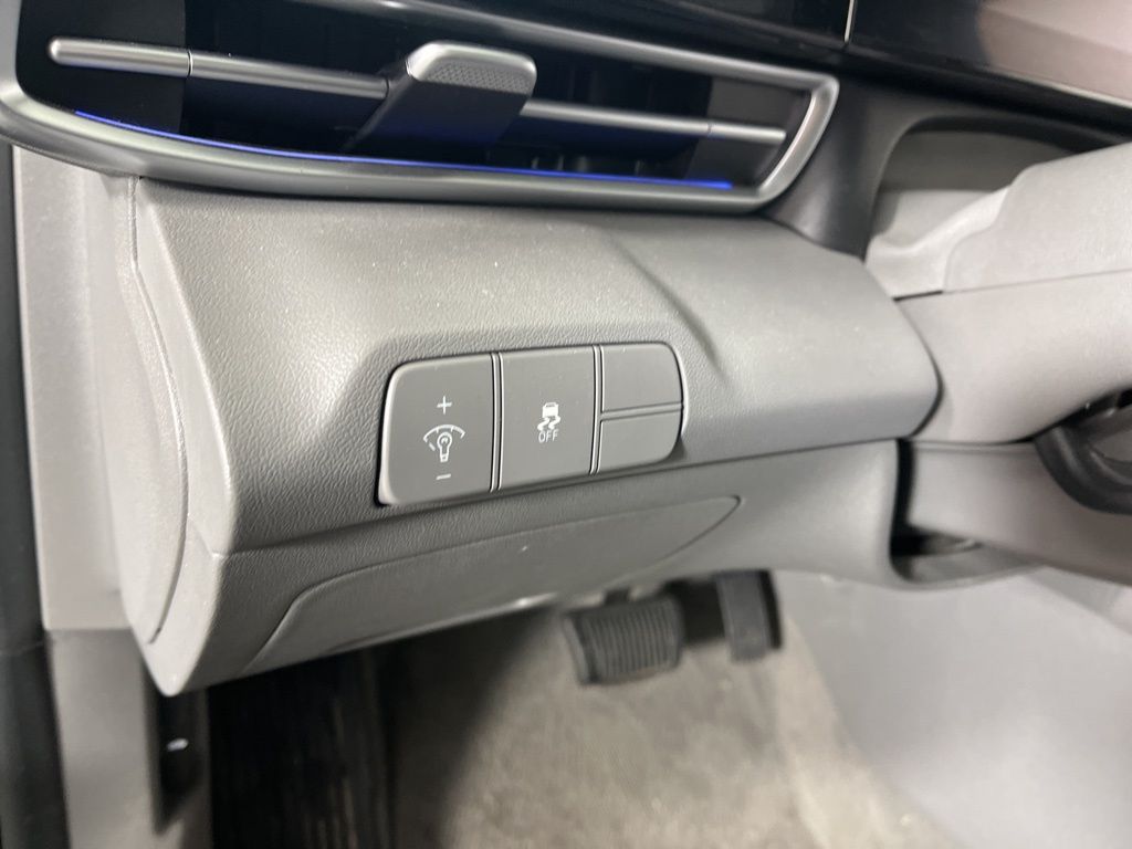 Thumbnail: 2025 Hyundai Elantra - 26