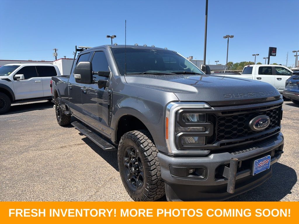 Carbonized Gray Metallic 2023 Ford F-250 Super Duty XLT Crew Cab 4WD Pickup Truck Four-Wheel Drive Automatic