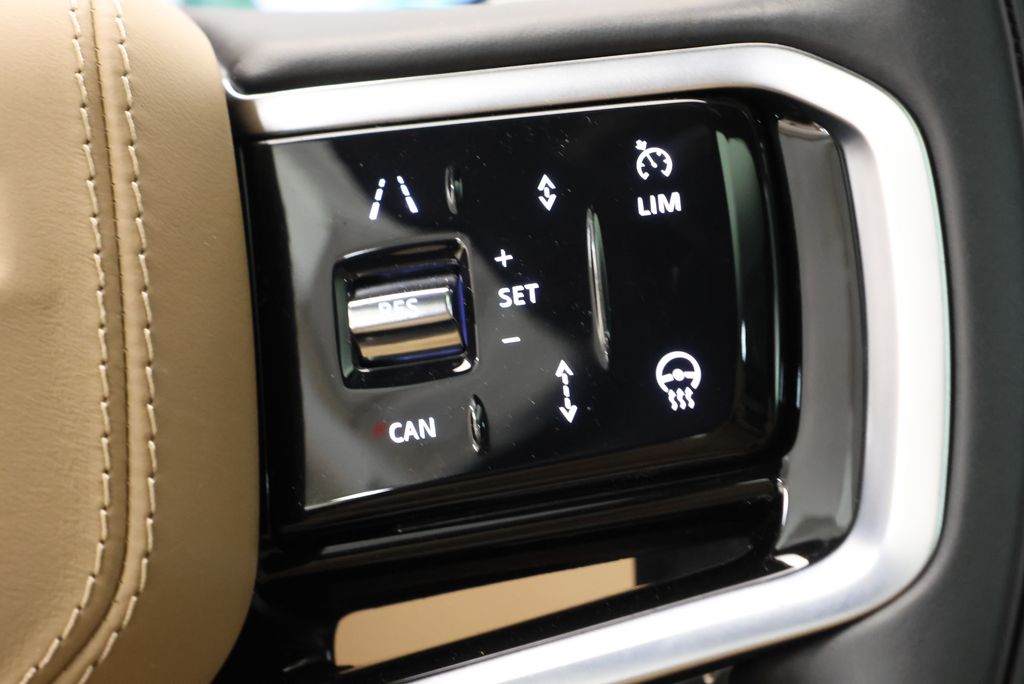 Thumbnail: 2023 Land Rover Range Rover Sport - 18