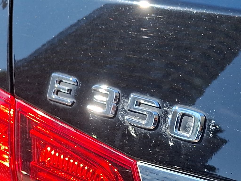 Thumbnail: 2014 Mercedes-Benz E-Class - 31